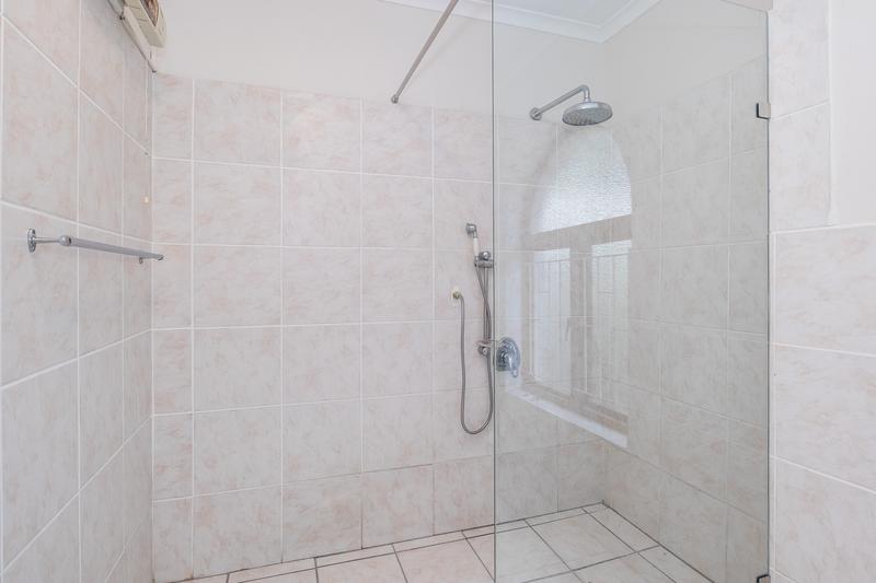 To Let 4 Bedroom Property for Rent in Constantia Western Cape